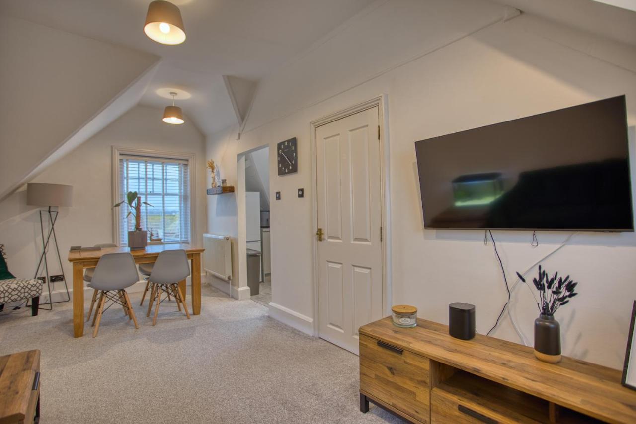 Appartamento Wonderful West End - Parking Inc Folkestone Esterno foto